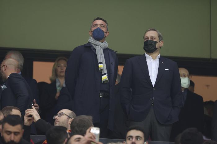 Son dakika haberi Galatasaray - Fenerbahçe maçında büyük gerilim Defolup gidin