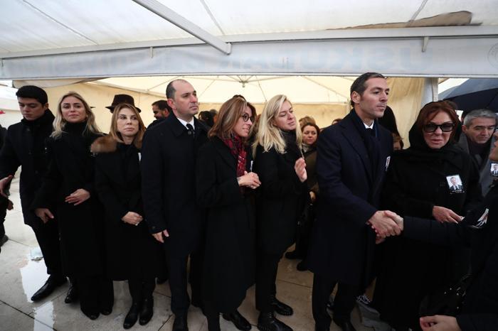 Ali Raif Dinçkök son yolculuğuna uğurlandı Aziz Yıldırım ve Ali Koç bir araya geldi