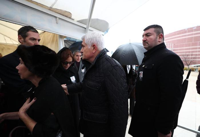 Ali Raif Dinçkök son yolculuğuna uğurlandı Aziz Yıldırım ve Ali Koç bir araya geldi