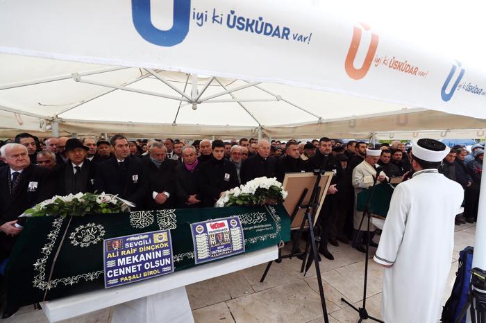 Ali Raif Dinçkök son yolculuğuna uğurlandı Aziz Yıldırım ve Ali Koç bir araya geldi