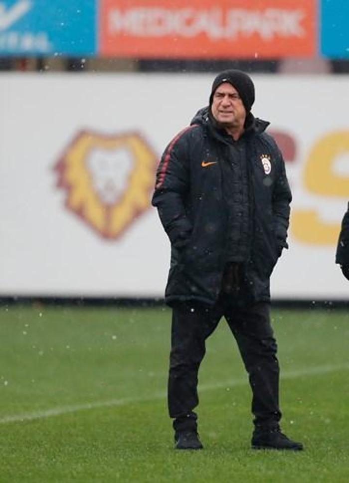 Belhanda, Emre Akbaba ve Sinan çalışmalara başladı