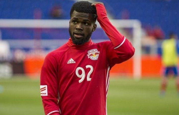 Fenerbahçe ve Trabzonsporun transfer listesindeki sol bek hakkında flaş açıklama