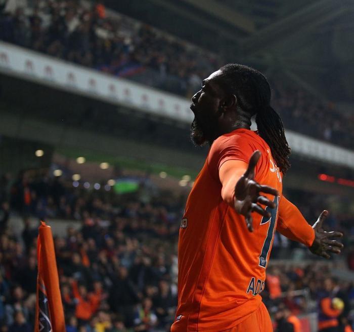 Emmanuel Adebayor: Uçağa Beşiktaş için bindim, Başakşehire imza attım