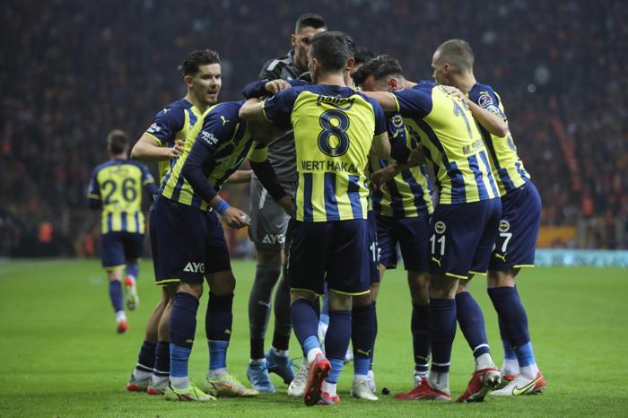 Galatasaray Fenerbahçe derbisi sonrası Avrupa Mesut Özili konuştu İşte Avrupa gazetelerinden manşetler...