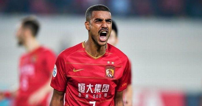 Galatasarayda operasyon 5 futbolcu yolcu