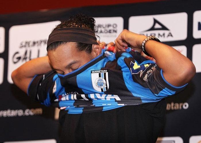 Ronaldinhoya muhteşem imza töreni