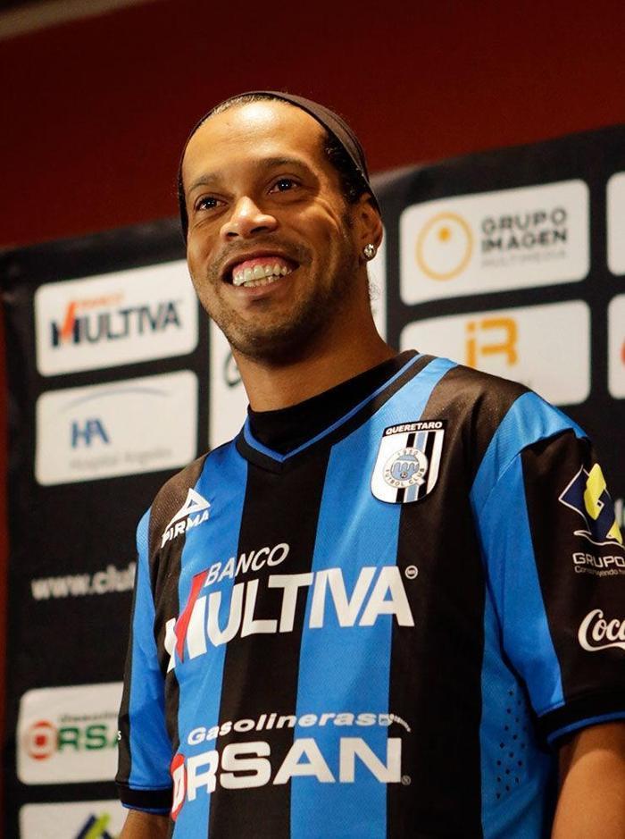 Ronaldinhoya muhteşem imza töreni