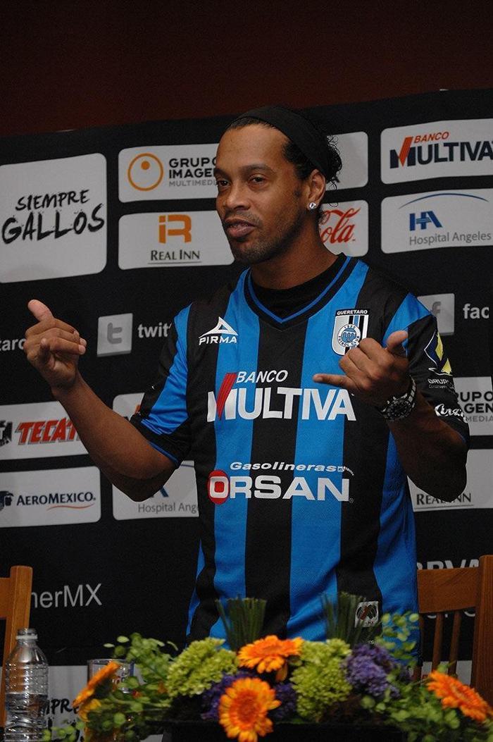 Ronaldinhoya muhteşem imza töreni