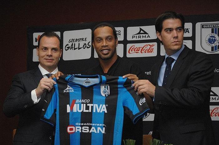 Ronaldinhoya muhteşem imza töreni