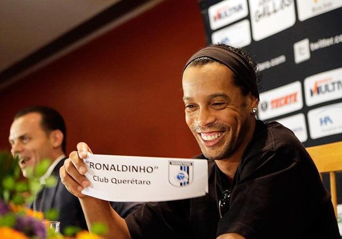 Ronaldinhoya muhteşem imza töreni