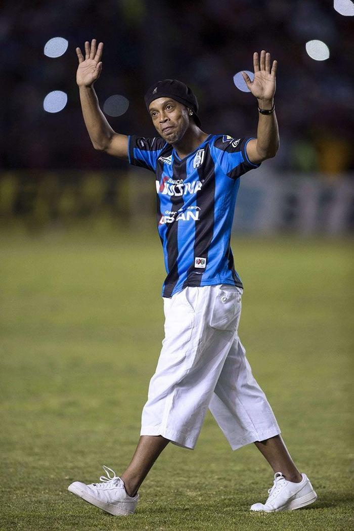 Ronaldinhoya muhteşem imza töreni