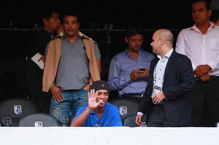 Ronaldinhoya muhteşem imza töreni