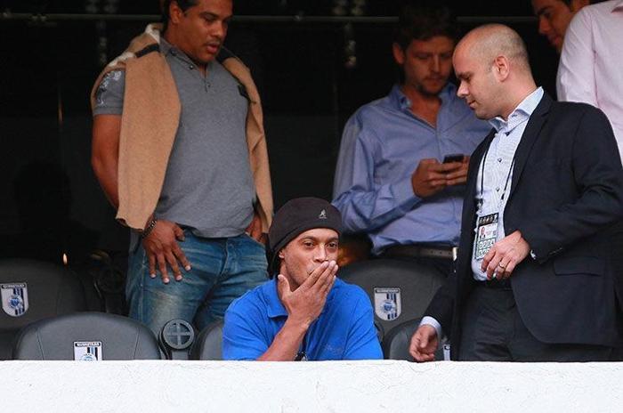 Ronaldinhoya muhteşem imza töreni