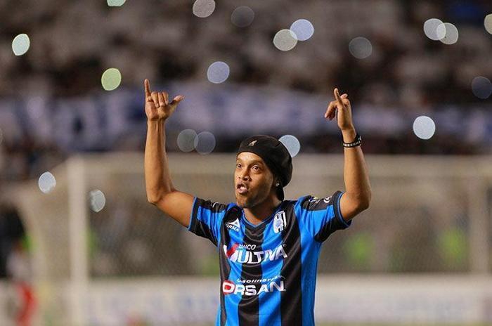 Ronaldinhoya muhteşem imza töreni