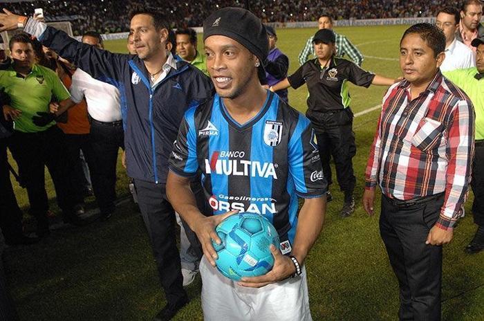 Ronaldinhoya muhteşem imza töreni