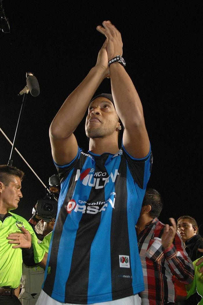Ronaldinhoya muhteşem imza töreni