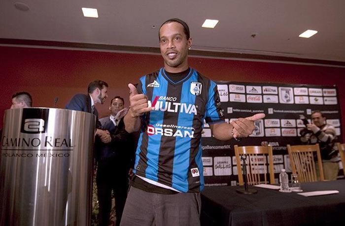 Ronaldinhoya muhteşem imza töreni