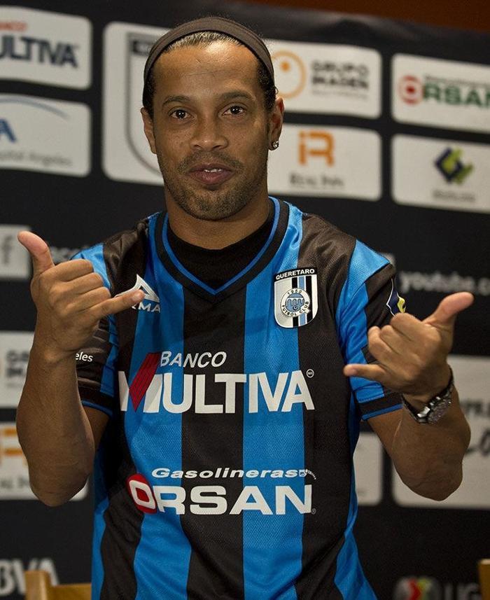 Ronaldinhoya muhteşem imza töreni