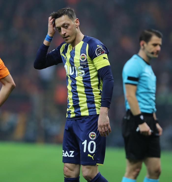 Galatasaray - Fenerbahçe derbisini Fanatik yazarları yorumladı VARa takılmasa...