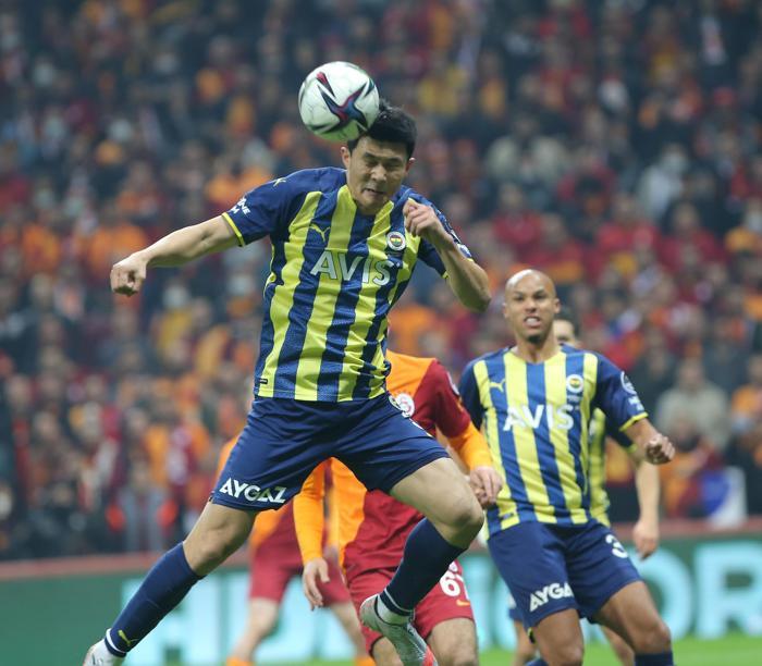 Galatasaray - Fenerbahçe derbisini Fanatik yazarları yorumladı VARa takılmasa...