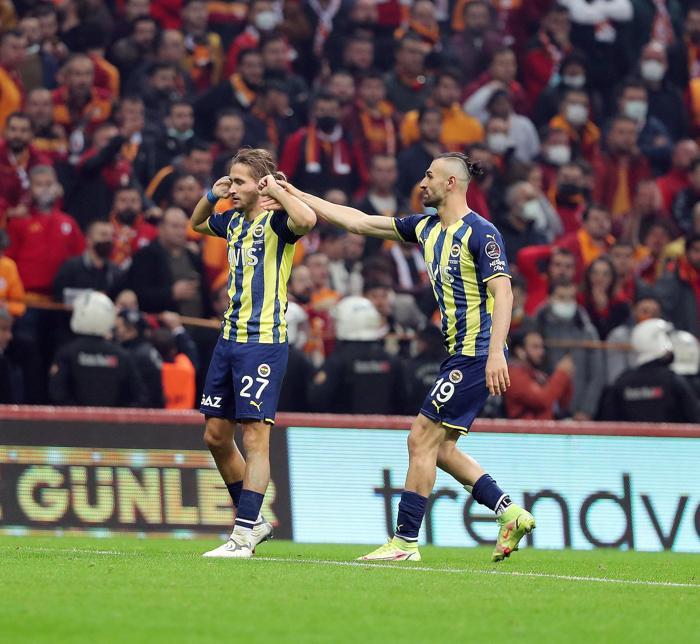 Galatasaray - Fenerbahçe derbisini Fanatik yazarları yorumladı VARa takılmasa...