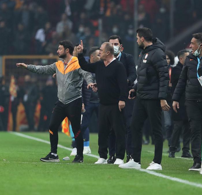 Galatasaray - Fenerbahçe derbisini Fanatik yazarları yorumladı VARa takılmasa...