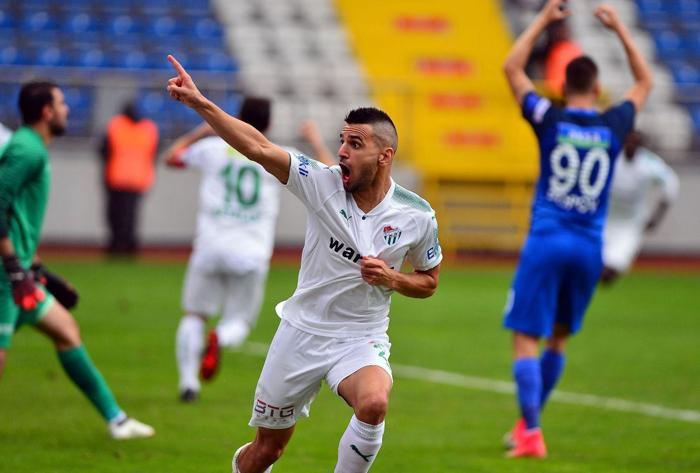 Aziz Behich kapışması