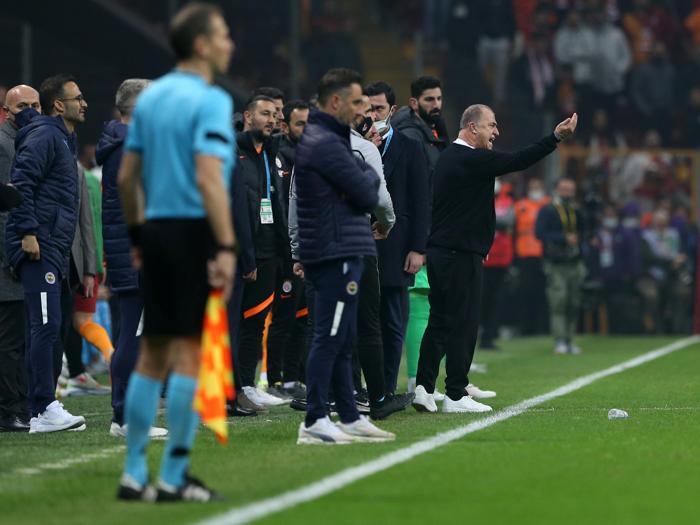 Galatasaray - Fenerbahçe derbisini Fanatik yazarları yorumladı VARa takılmasa...