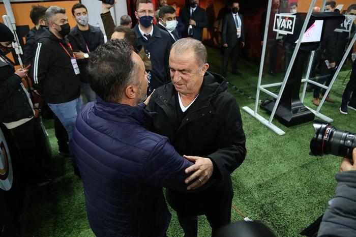 Galatasaray - Fenerbahçe derbisini Fanatik yazarları yorumladı VARa takılmasa...