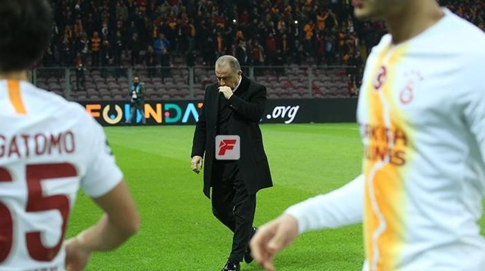 Eren Derdiyok kaçırdı Fatih Terim kulübede çıldırdı