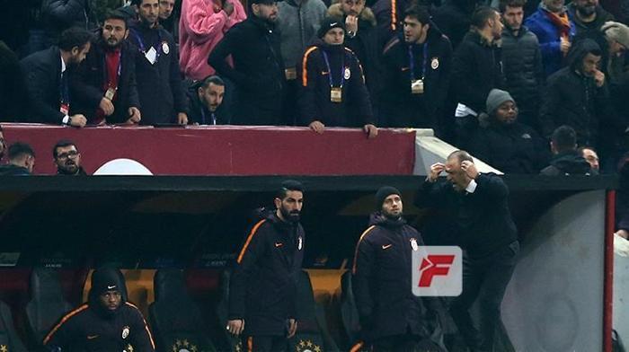 Eren Derdiyok kaçırdı Fatih Terim kulübede çıldırdı
