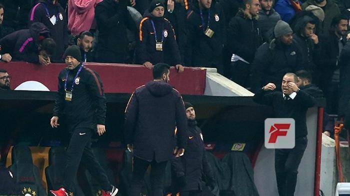 Eren Derdiyok kaçırdı Fatih Terim kulübede çıldırdı