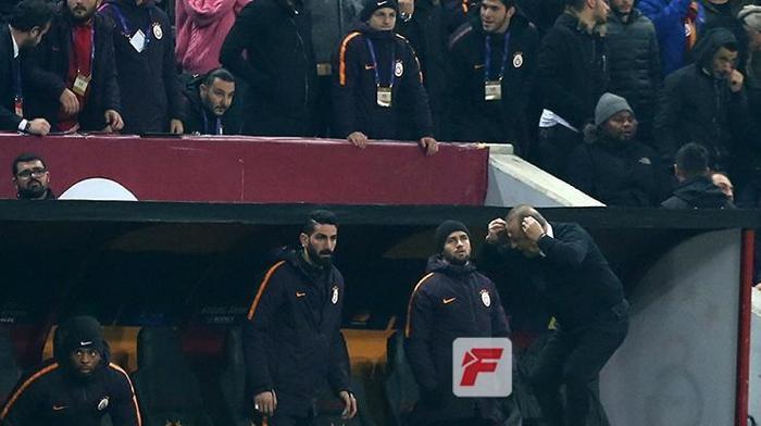 Eren Derdiyok kaçırdı Fatih Terim kulübede çıldırdı