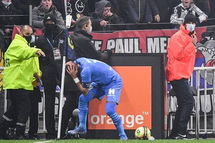 Lyon-Marsilya maçında ortalık karıştı İşte o anlar