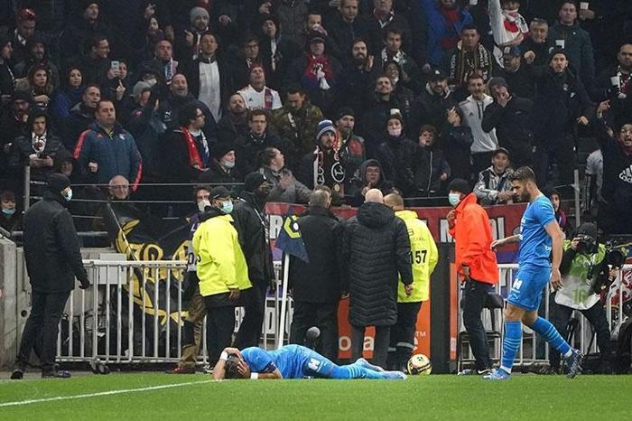 Lyon-Marsilya maçında ortalık karıştı İşte o anlar