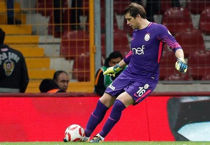Carrasso gidiyor, De Jong geliyor