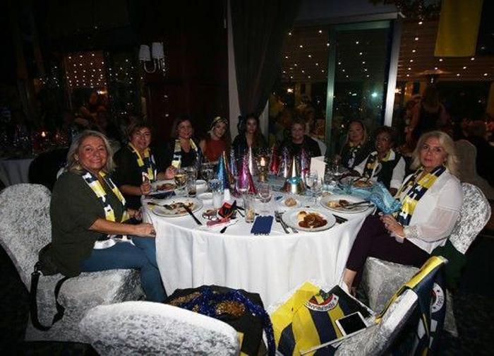 Fenerbahçede kadın kongre üyelerine özel yılbaşı eğlencesi düzenlendi