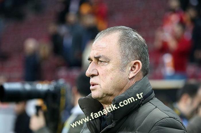 Cenk Tosunun ailesi Türk Telekom Stadyumunda