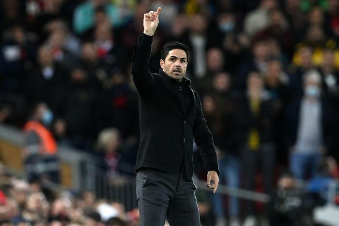 Jürgen Klopp ile Mikel Arteta birbirine girdi Dev maçta büyük olay...