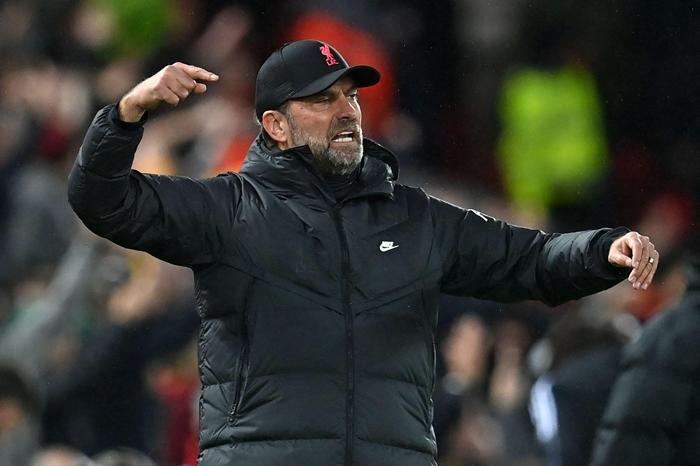 Jürgen Klopp ile Mikel Arteta birbirine girdi Dev maçta büyük olay...