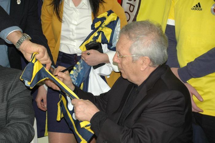 5- HER MAÇ GECESİ KONUŞMA YAPTI
