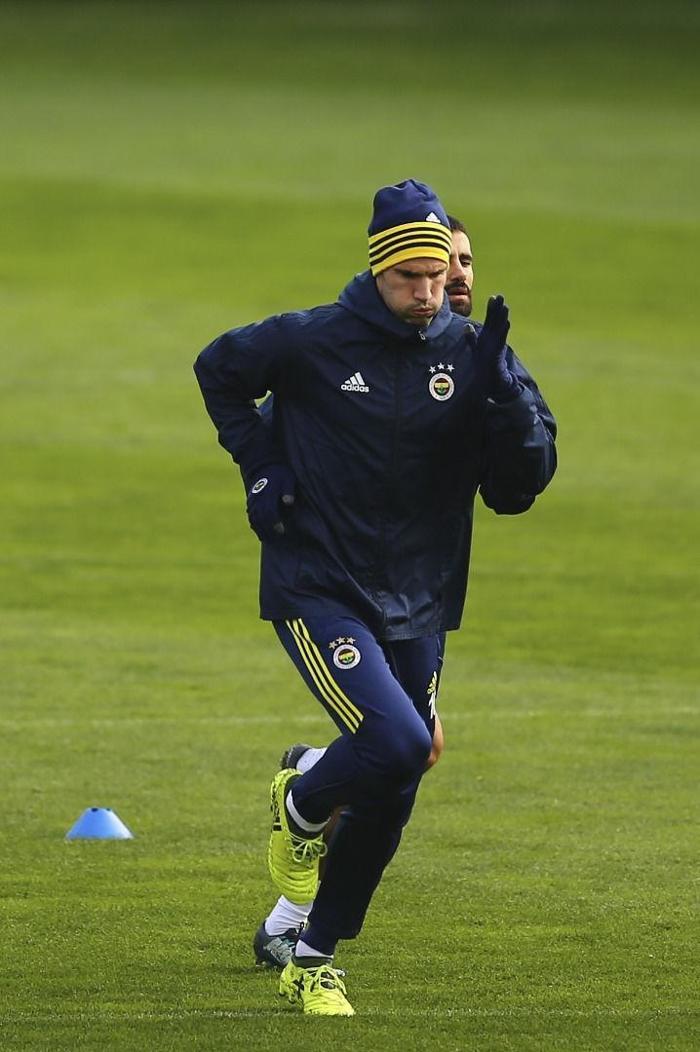 Van Persie’de beklenen oluyor
