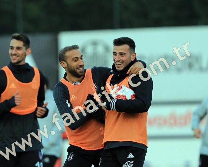 Negredo ve Quaresma antrenmana damga vurdu