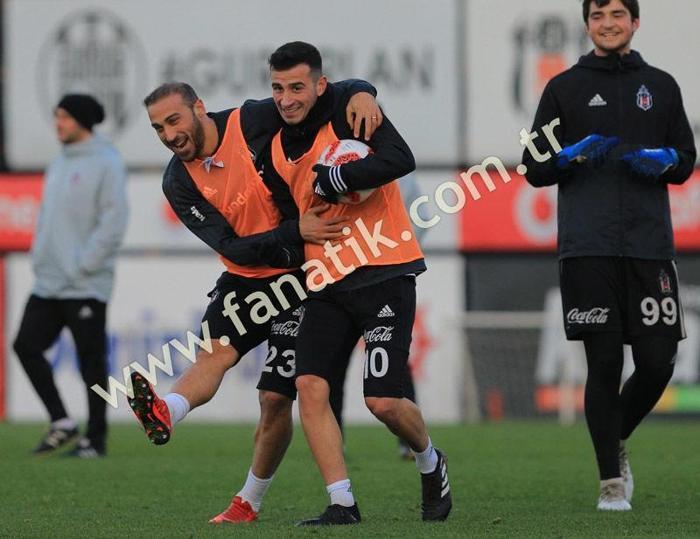 Negredo ve Quaresma antrenmana damga vurdu