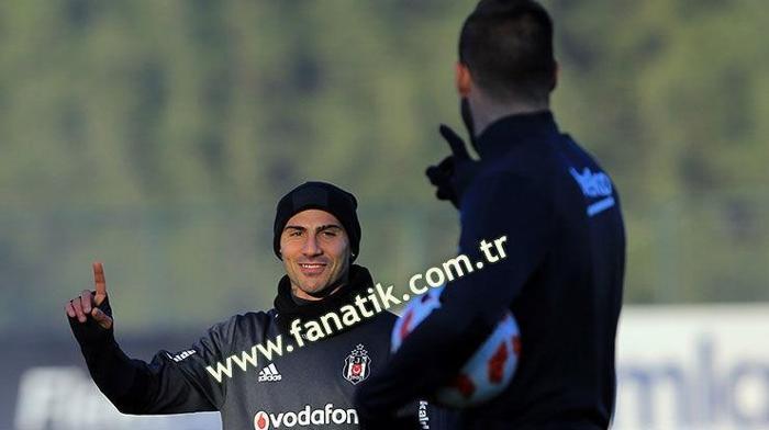 Negredo ve Quaresma antrenmana damga vurdu