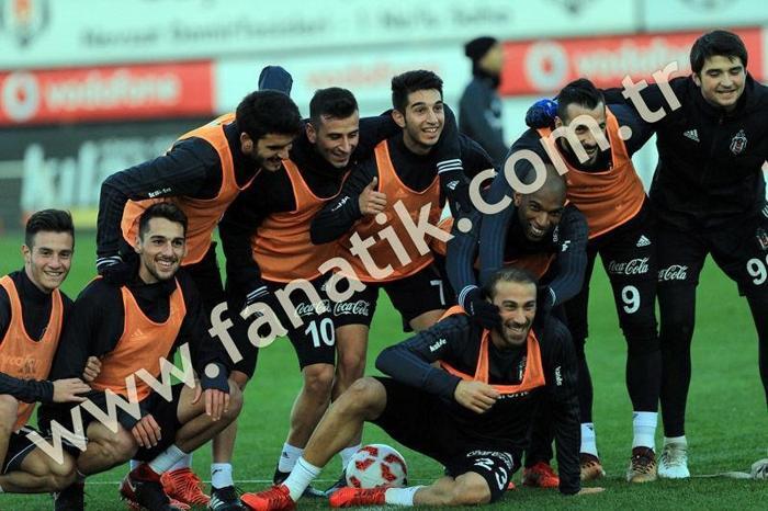 Negredo ve Quaresma antrenmana damga vurdu