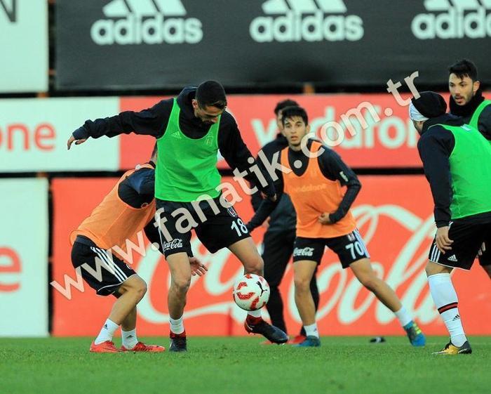 Negredo ve Quaresma antrenmana damga vurdu