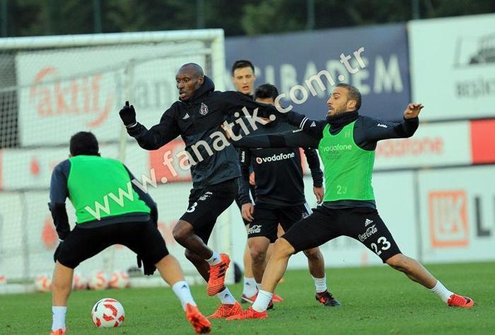 Negredo ve Quaresma antrenmana damga vurdu