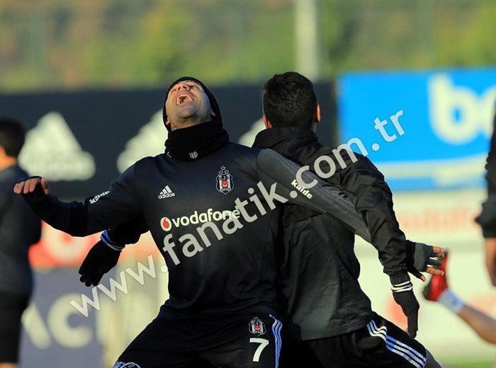 Negredo ve Quaresma antrenmana damga vurdu