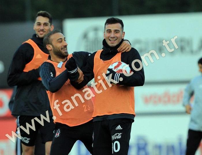 Negredo ve Quaresma antrenmana damga vurdu